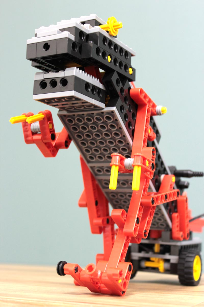 ベーシックコースから頑張れば難しいロボットも作れるようになるよ！